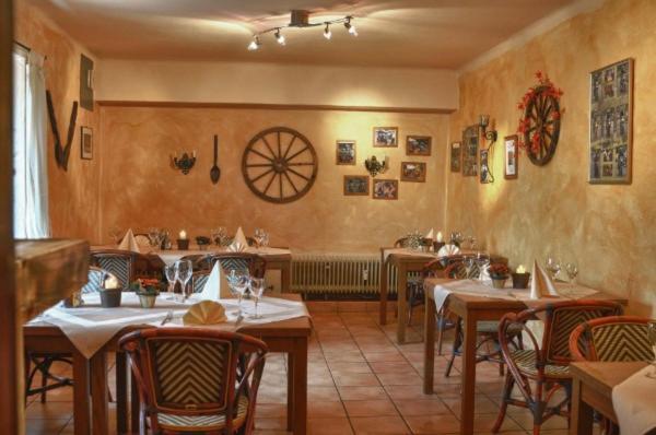 Hotel Restaurant Zur Hexe Überherrn المظهر الخارجي الصورة