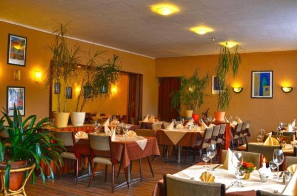 Hotel Restaurant Zur Hexe Überherrn المظهر الخارجي الصورة