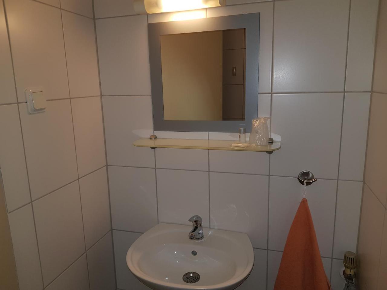 Hotel Restaurant Zur Hexe Überherrn المظهر الخارجي الصورة